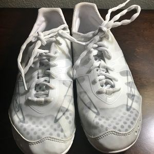 Infinity cheer shoes